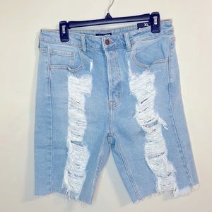 Stay on Track Destroyed Denim Bermudas Women’s Size XL
